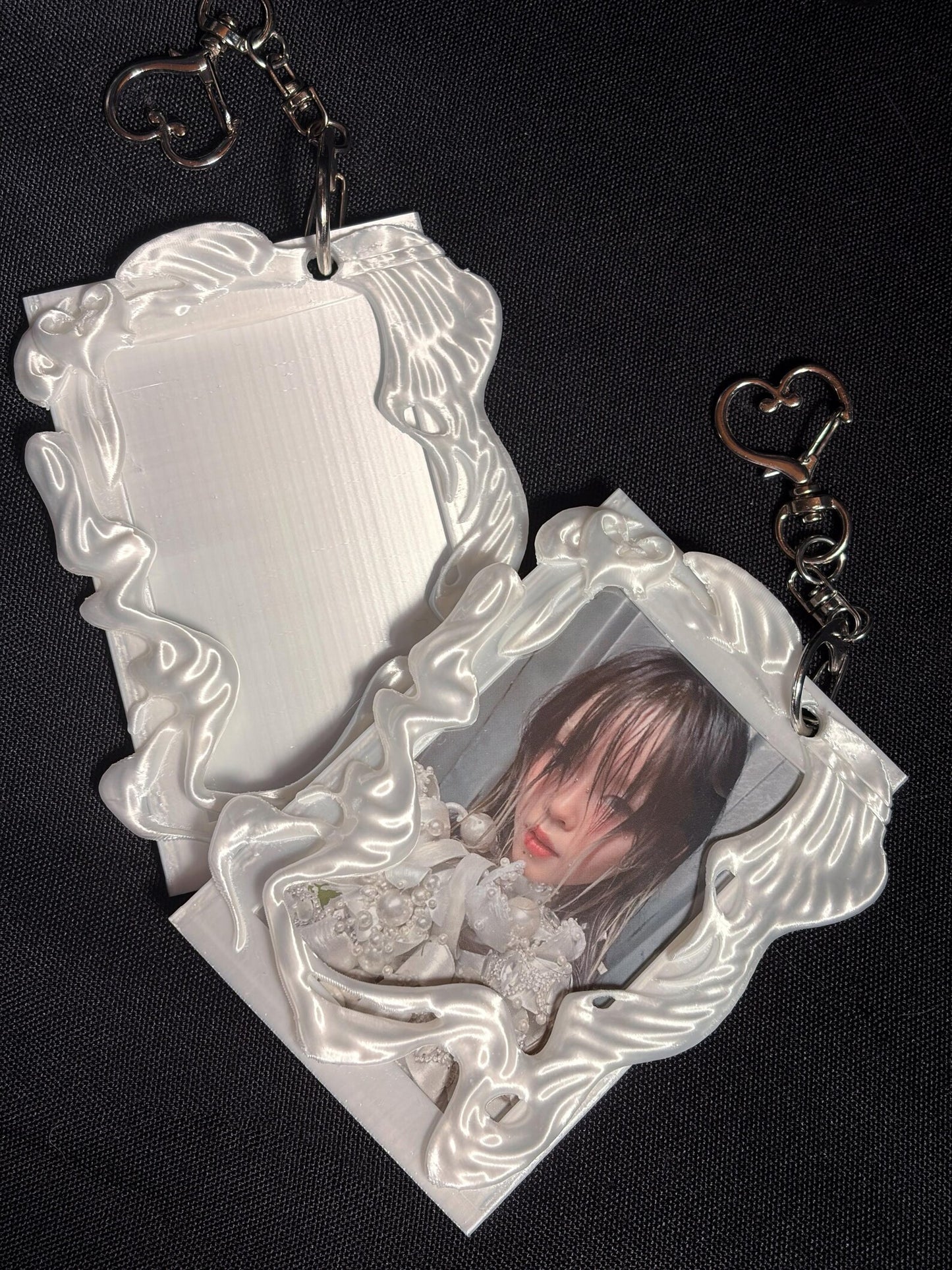 Fluid Card Holder